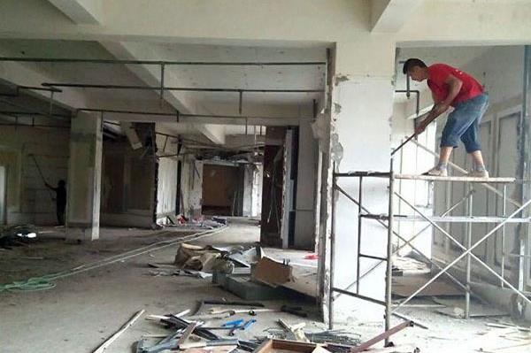 關(guān)于商場(chǎng)裝修拆除施工的一些注意事項(xiàng)