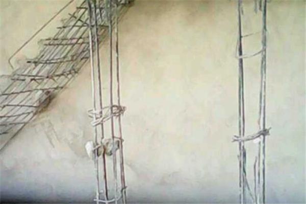 如何拆除室內(nèi)混凝土樓梯