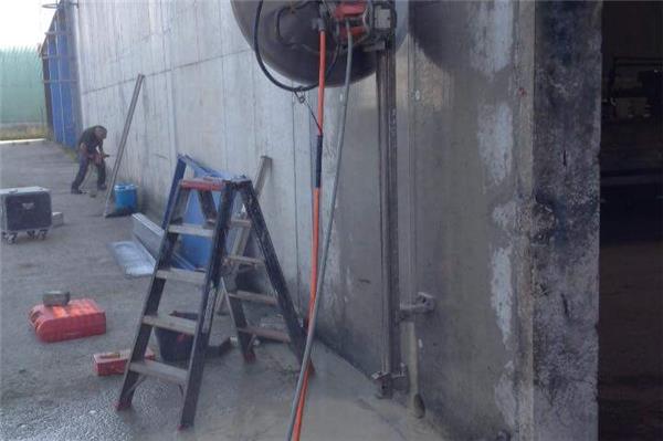 我公司專(zhuān)業(yè)混凝土切割拆除