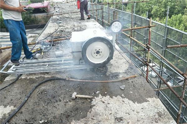 我公司專業(yè)混凝土切割拆除