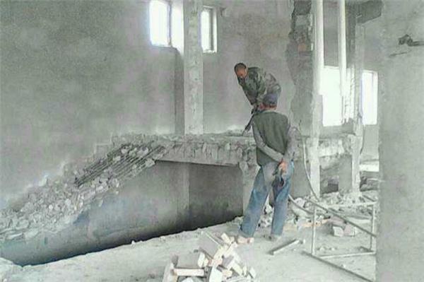 拆除樓梯和裝修拆除的費用是多少？